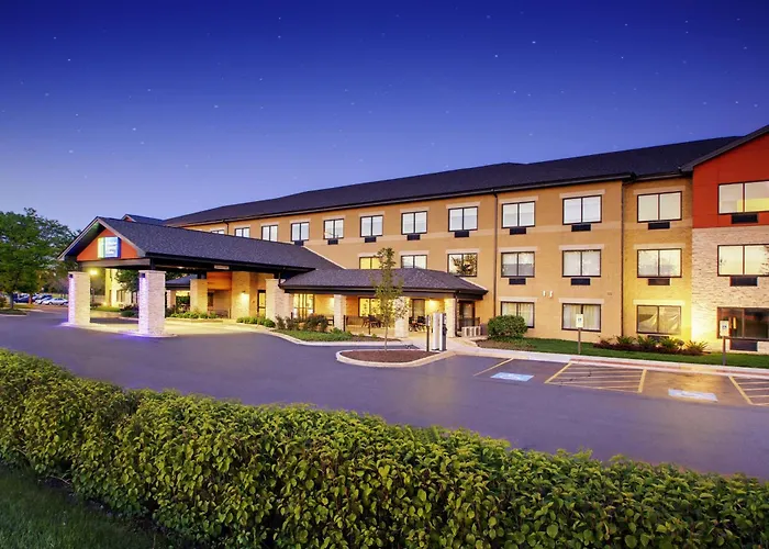 Express & - Naperville By Ihg Hotel 3*