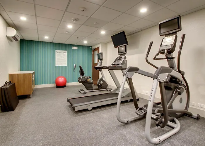 Express & - Naperville By Ihg Hotel Aurora