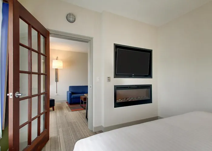 Express & - Naperville By Ihg 3* Aurora