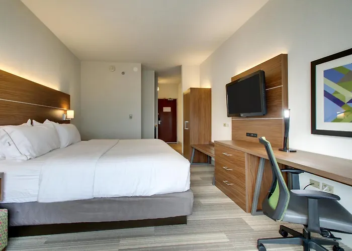 Hotel Express & - Naperville By Ihg Aurora