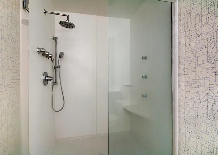Express & - Naperville By Ihg Hotel