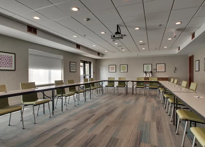 Express & - Naperville By Ihg Hotel 3*