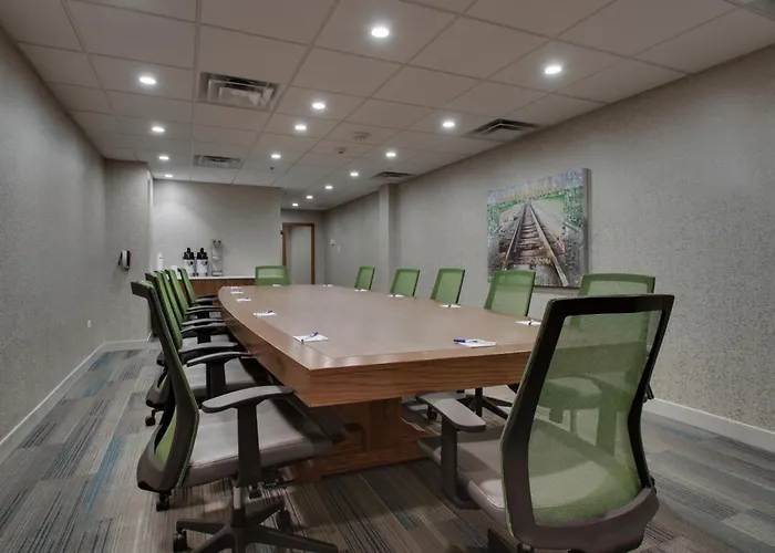 Express & - Naperville By Ihg Hotel 3*