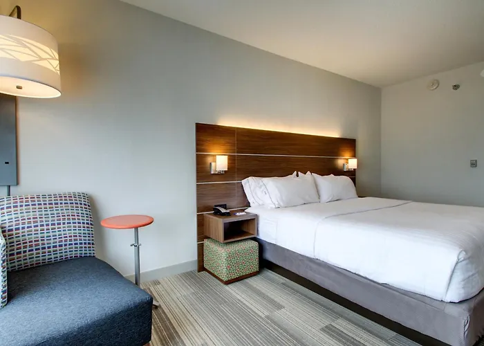 Express & - Naperville By Ihg