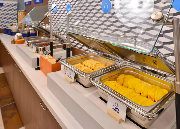 Express & - Naperville By Ihg Hotel