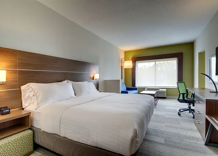 Express & - Naperville By Ihg Hotel 3*