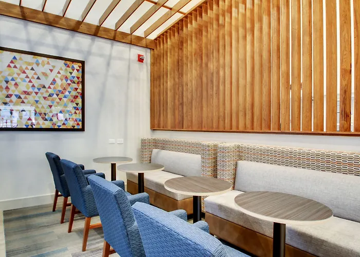 Hotel Express & - Naperville By Ihg 3*