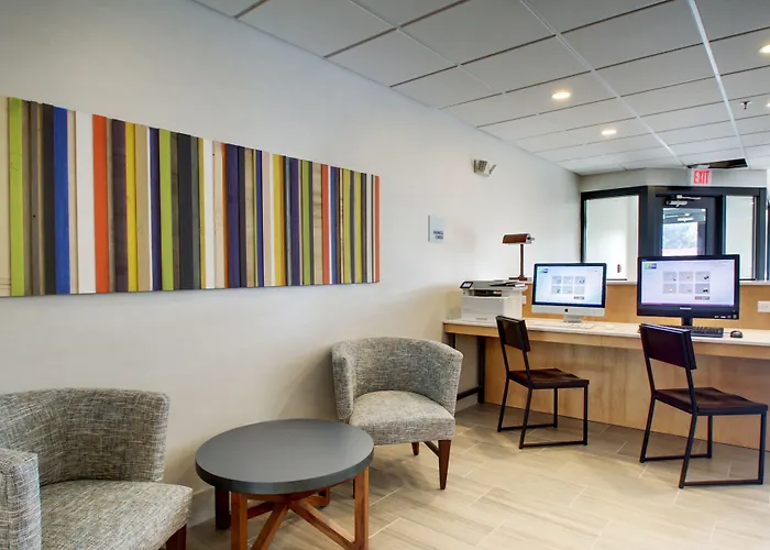Express & - Naperville By Ihg 3*