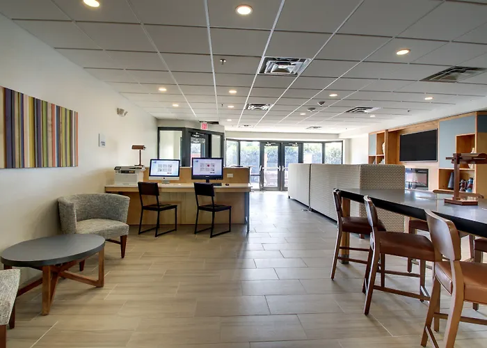 Express & - Naperville By Ihg