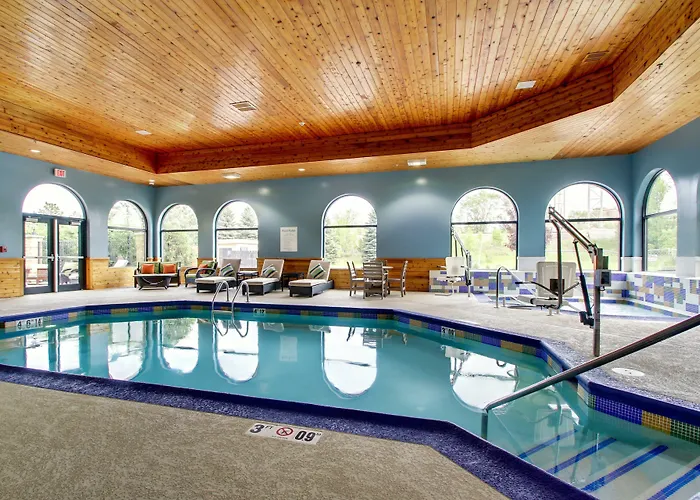 Express & - Naperville By Ihg 3*