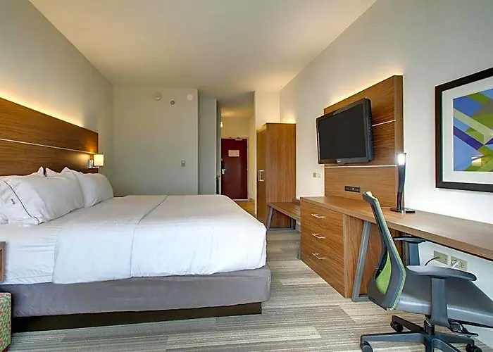 Express & - Naperville By Ihg 3*