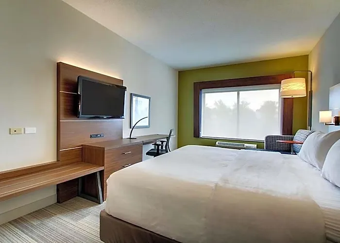 Express & - Naperville By Ihg Hotel Aurora
