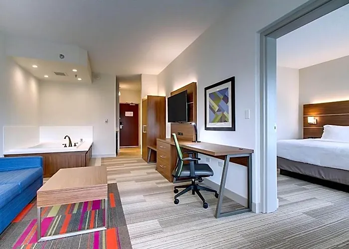 Express & - Naperville By Ihg Hotel 3*