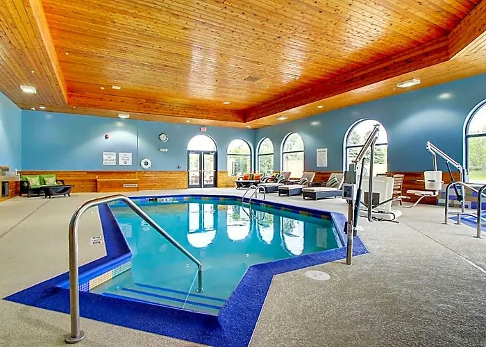 Express & - Naperville By Ihg Hotel
