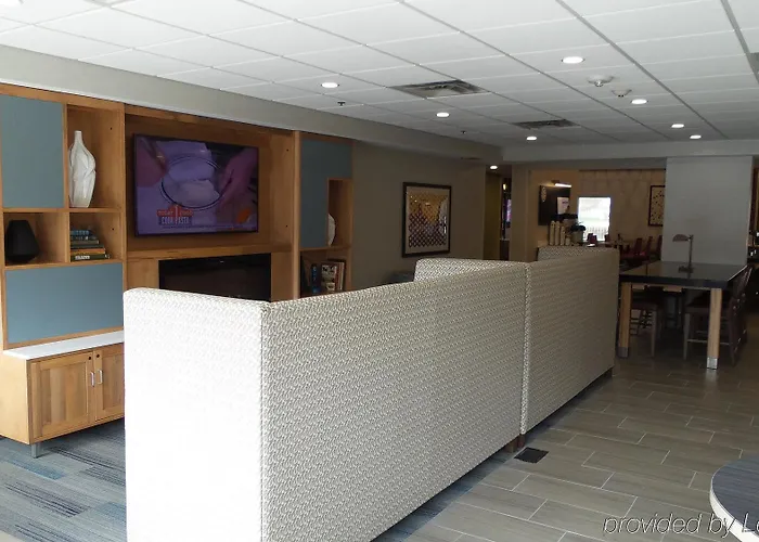 Express & - Naperville By Ihg Hotel